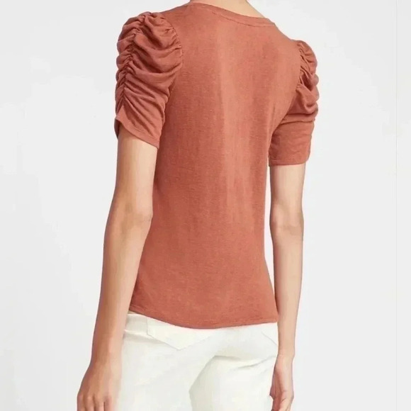 EXPRESS Slub Puff Sleeve V-Neck Tee, burnt orange, size small - Picture 2 of 11